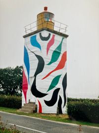 Bijzonder was de kunstactiviteit in 2002 toen de vuurtoren is ingepakt door de kunstenaar Helene Hill